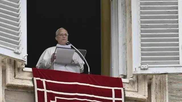 El Papa León XIV durante la oración mariana del Ángelus del domingo.