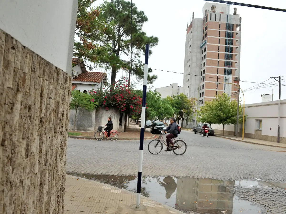 Colocan 64 nuevos carteles nomencladores en varios sectores 