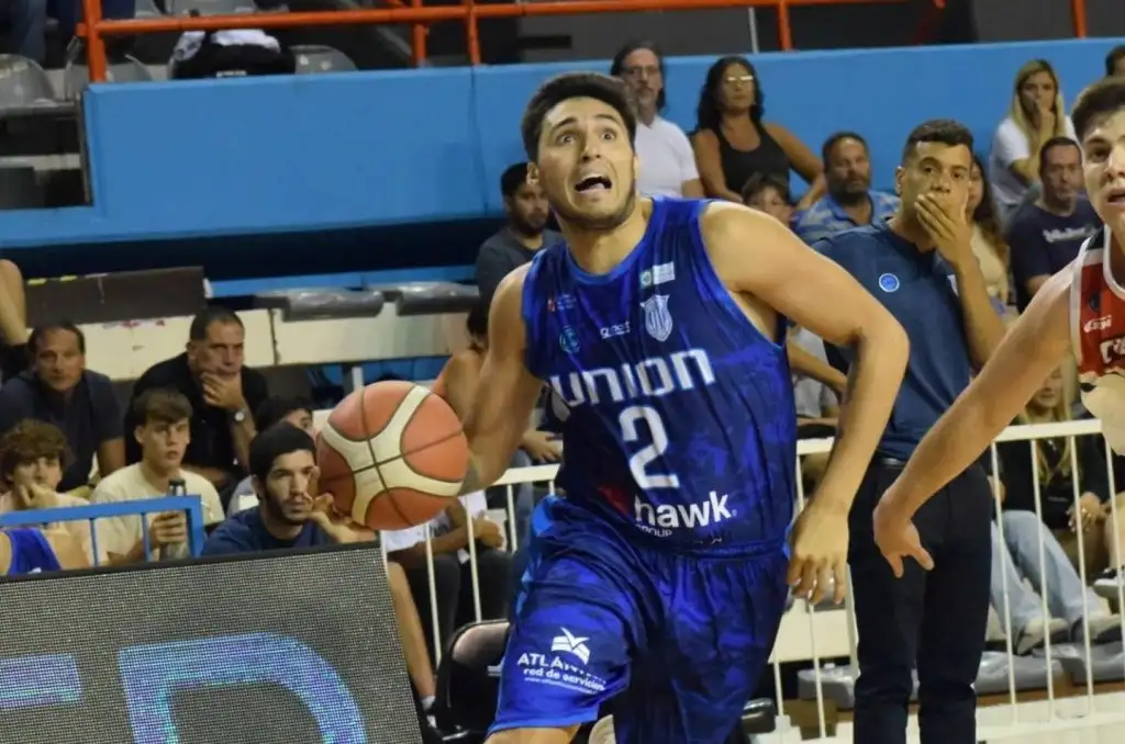 Agustín Villalón en el partido ante Ciclista (Foto: Prensa Unión)
