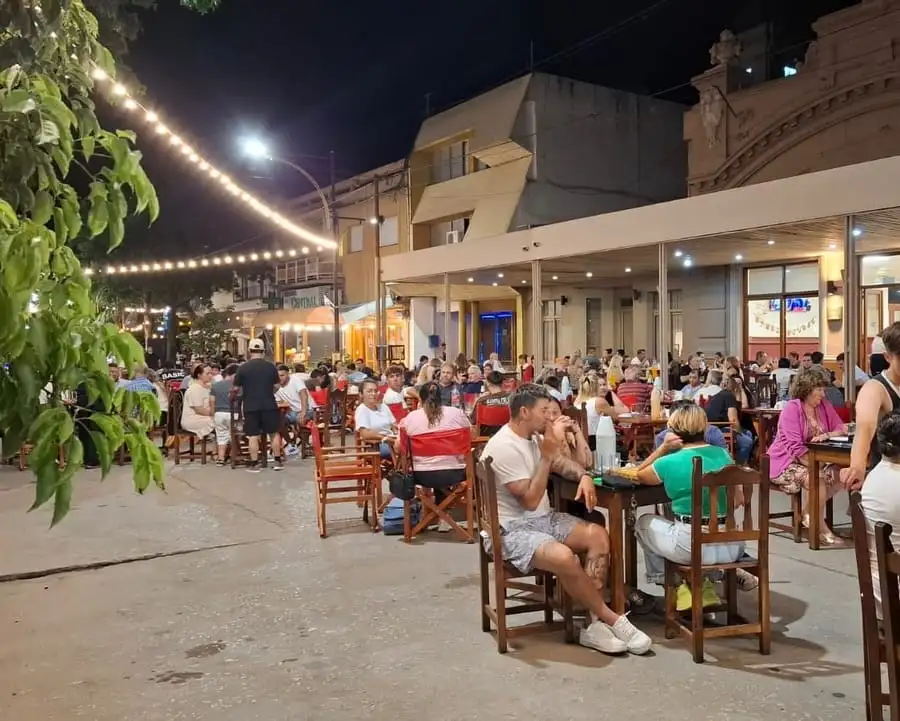 Lo vecinos disfrutaron de una velada bajo las estrellas renovando el espíritu navideño. Foto: Gentileza.