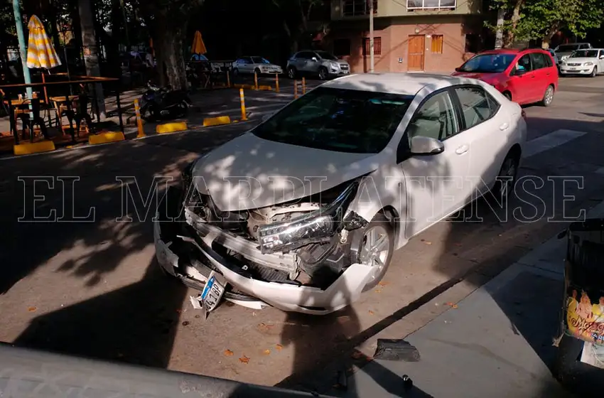 Choque en Olavarría y Alvarado: "Por suerte no se fueron sobre los decks"