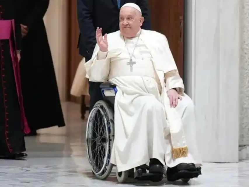 El papa hizo su famoso pedido: "Recen por mí".