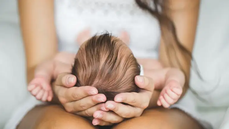 Qué sucede cuando un niño escucha la voz de su madre