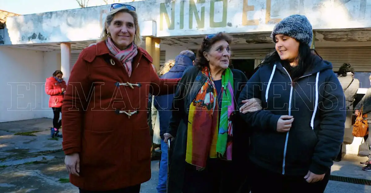 Baragiola: “Votar con mi madre y mi hija es muy emotivo”