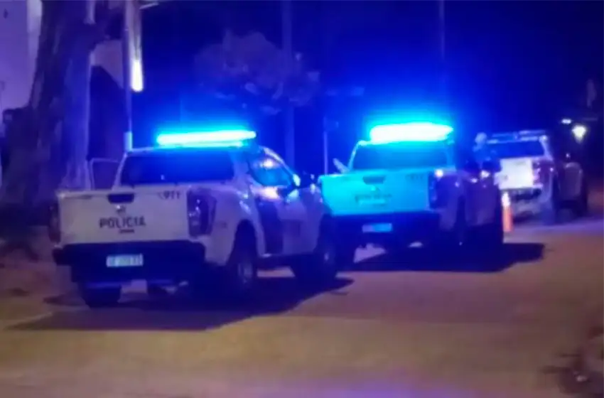 Borracho chocó y quiso incendiar su moto