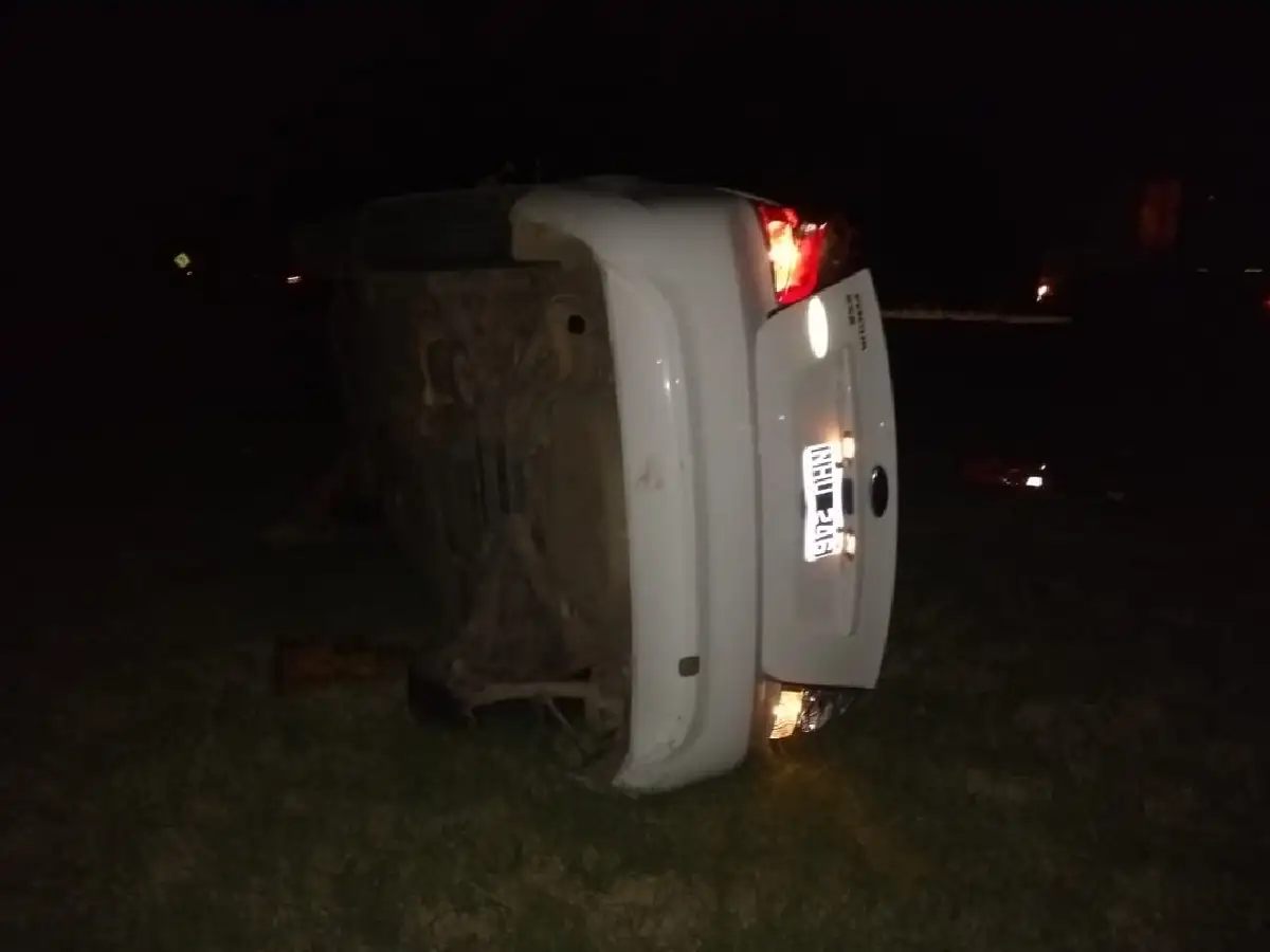 Una embarazada volcó con su auto cerca de Josefina    