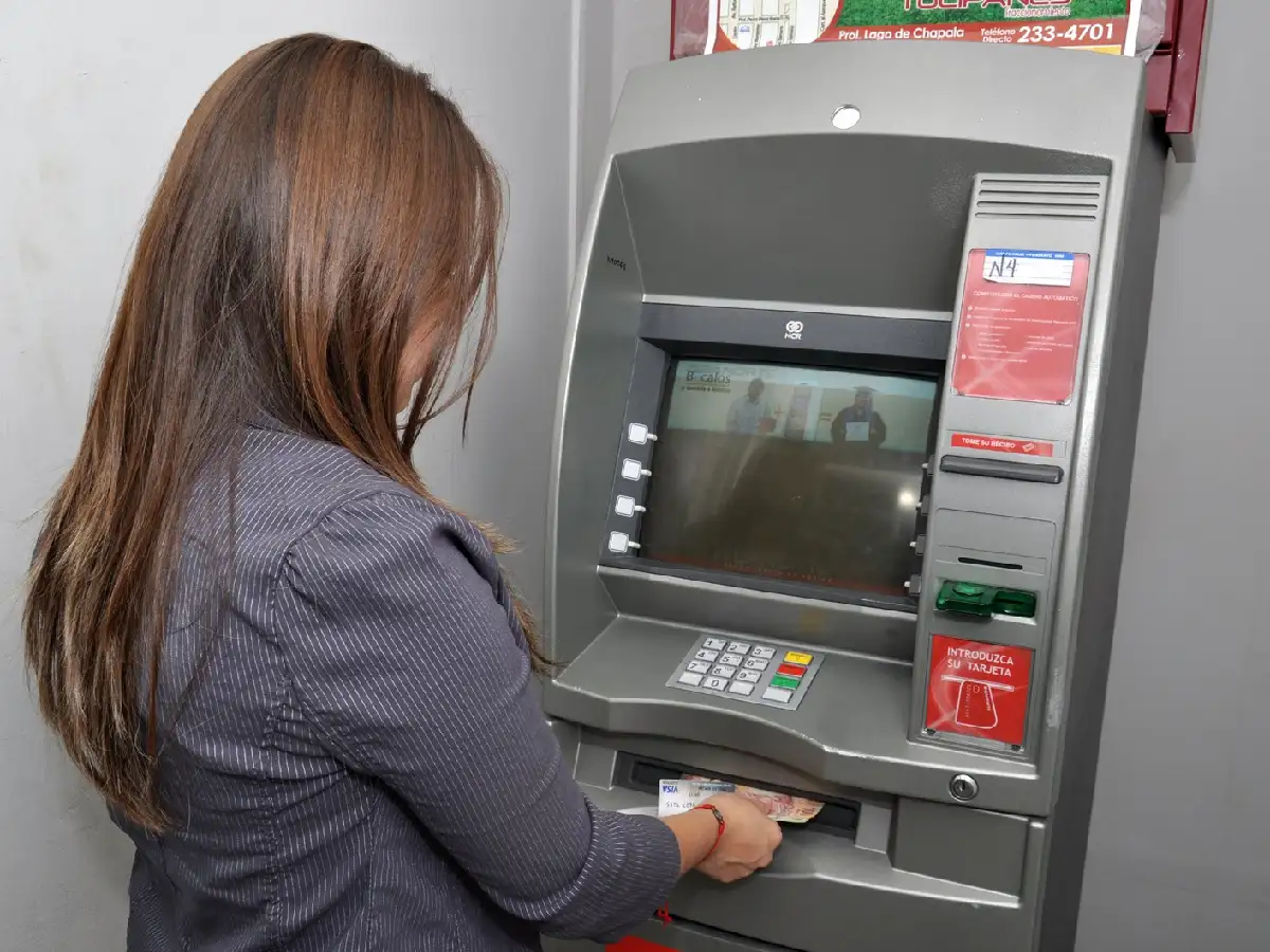  Bancos suben fuerte el límite de extracción de billetes por cajeros automáticos