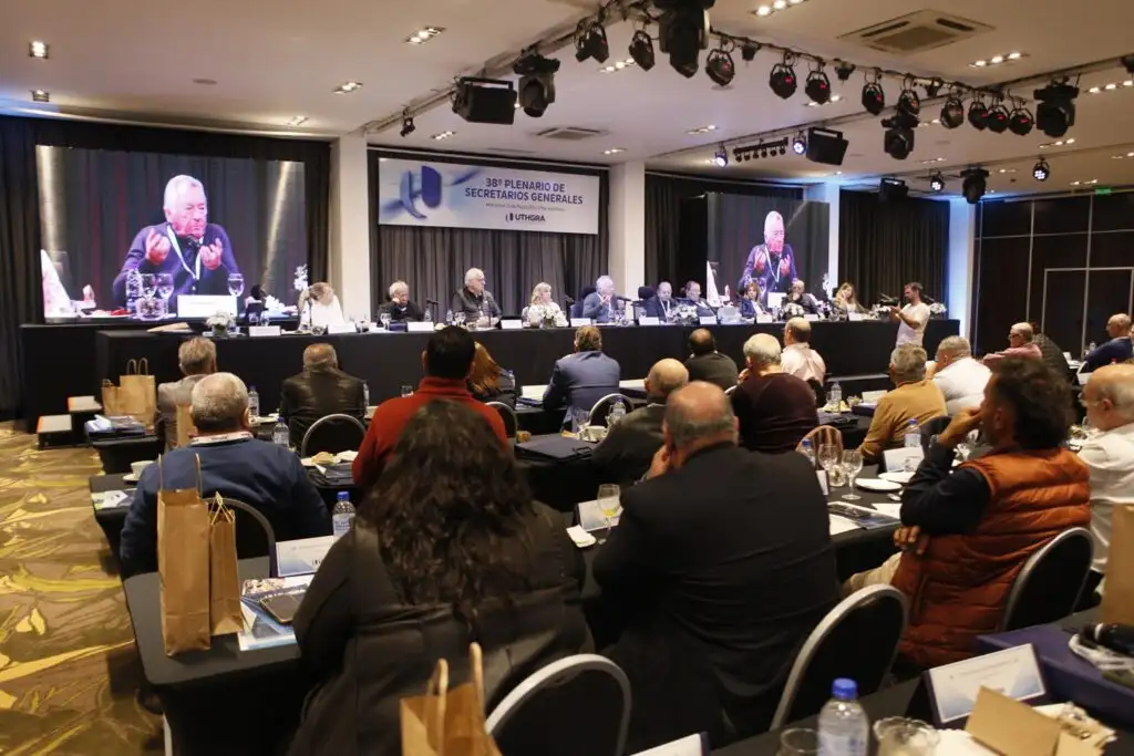 La apertura del plenario fue encabezada por el Secretario General, Luis Barrionuevo