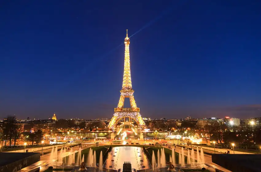 Un hombre atacó a puñaladas a seis personas en París