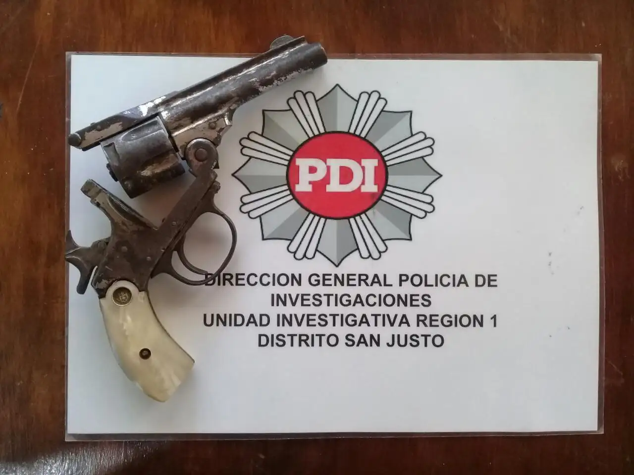 San Justo: detuvieron a un adolescente tras intentar vender un arma por Facebook