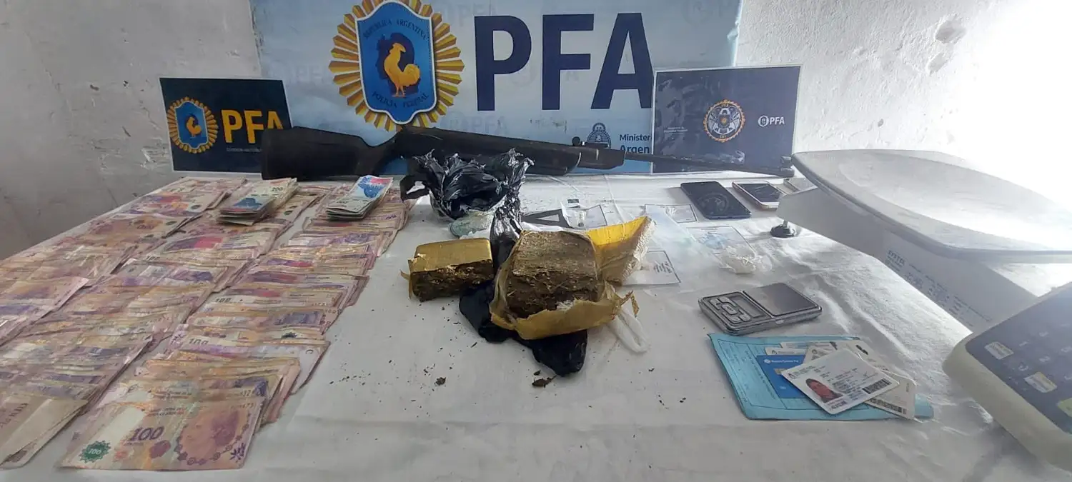 Los elementos incautados por la PFA.