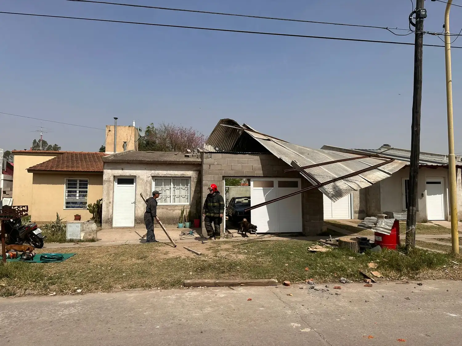 Ocurrió en Bv. Sáenz Peña al 4000 (Fotos: Bomberos Voluntarios)