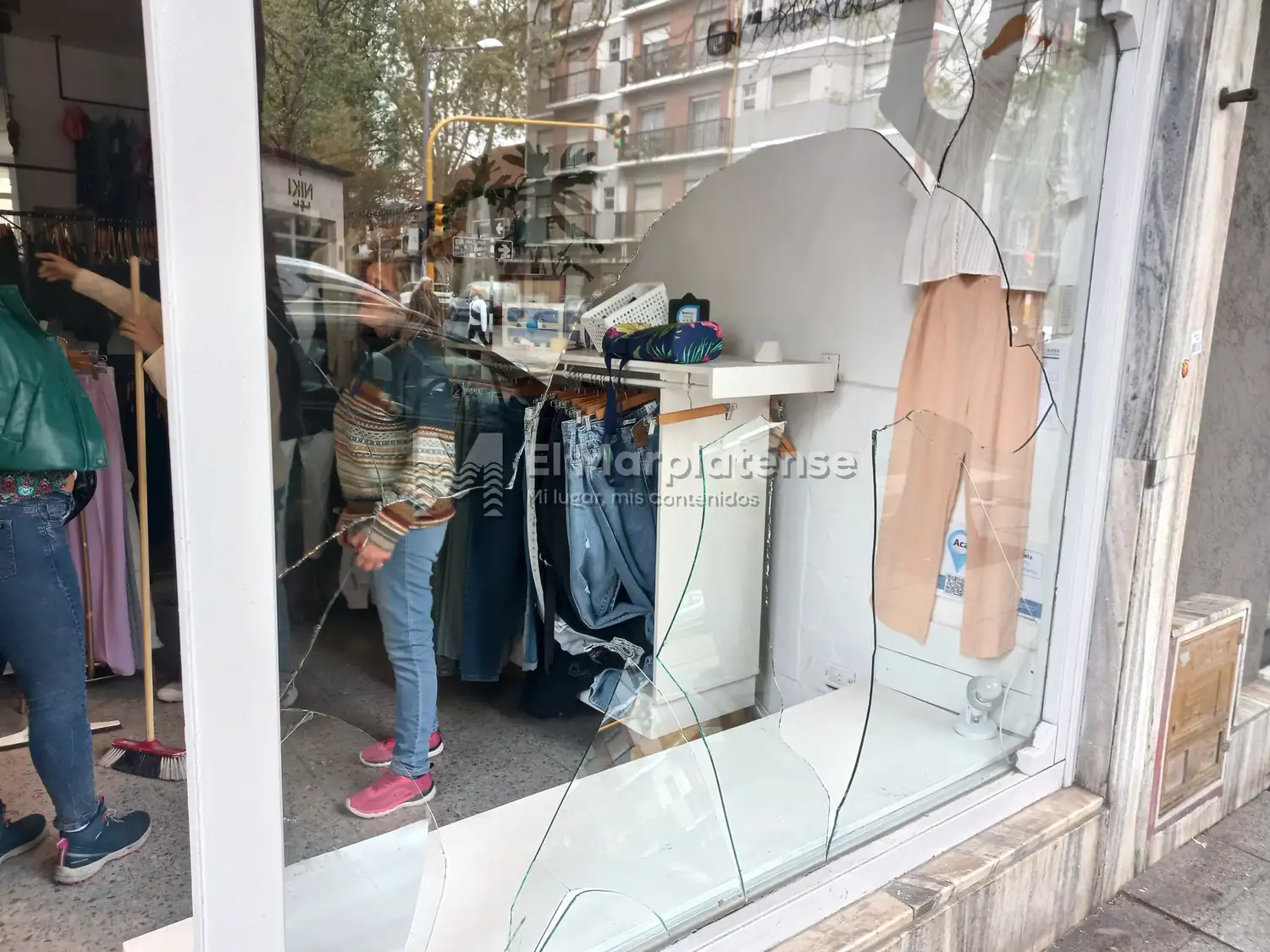 La rotura de vidrieras es uno de los hechos delictivos más comunes en el centro marplatense.