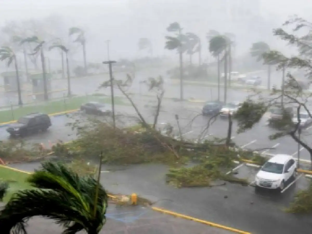 El huracán Fiona aumenta su potencia a categoría 3 y avanza sobre las islas Turcas y Caicos