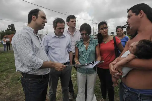 Analizan proyectos para construir viviendas en zonas seguras