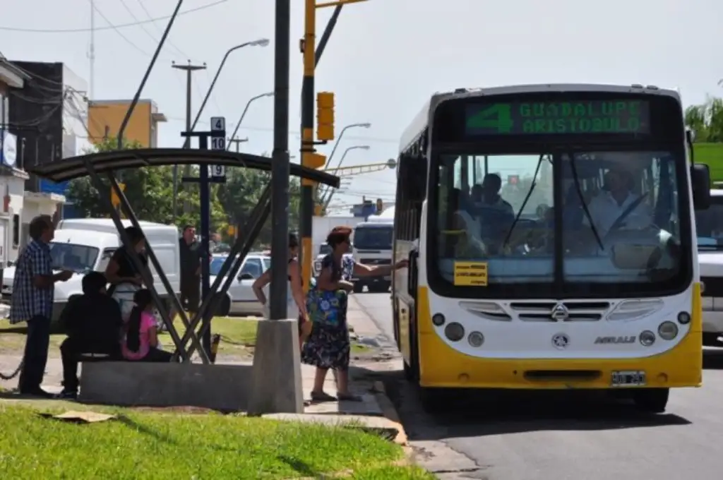 La UTA nacional lanzó un paro general que afecta a los servicios de transporte urbano de todo el interior del país