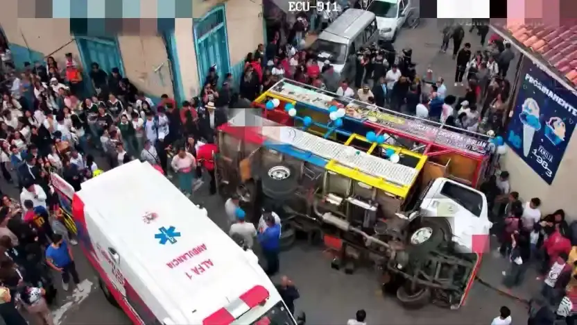 Volcó un vehículo repleto de estudiantes durante un festejo de graduación.