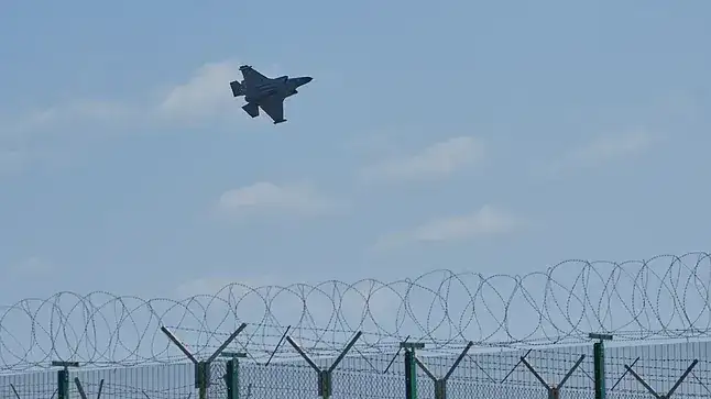 Irán atacó Israel y el Golfo; se estrellaron aviones de EEUU en Kuwait y Hizbulá entró en escena