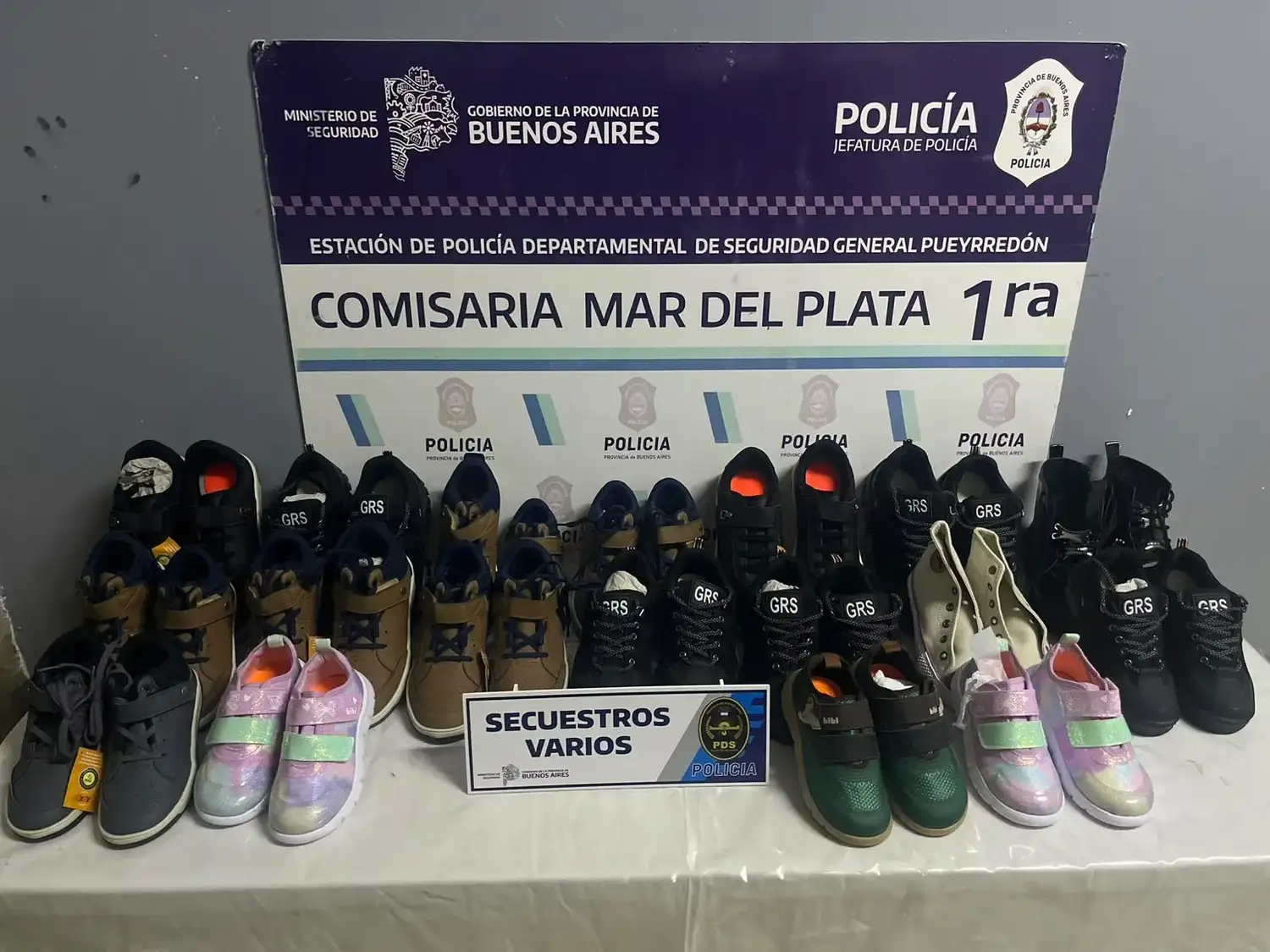 Operativo “Alta Llanta”: dos aprehendidos tras robar una zapatería y llevarse 18 pares de zapatillas