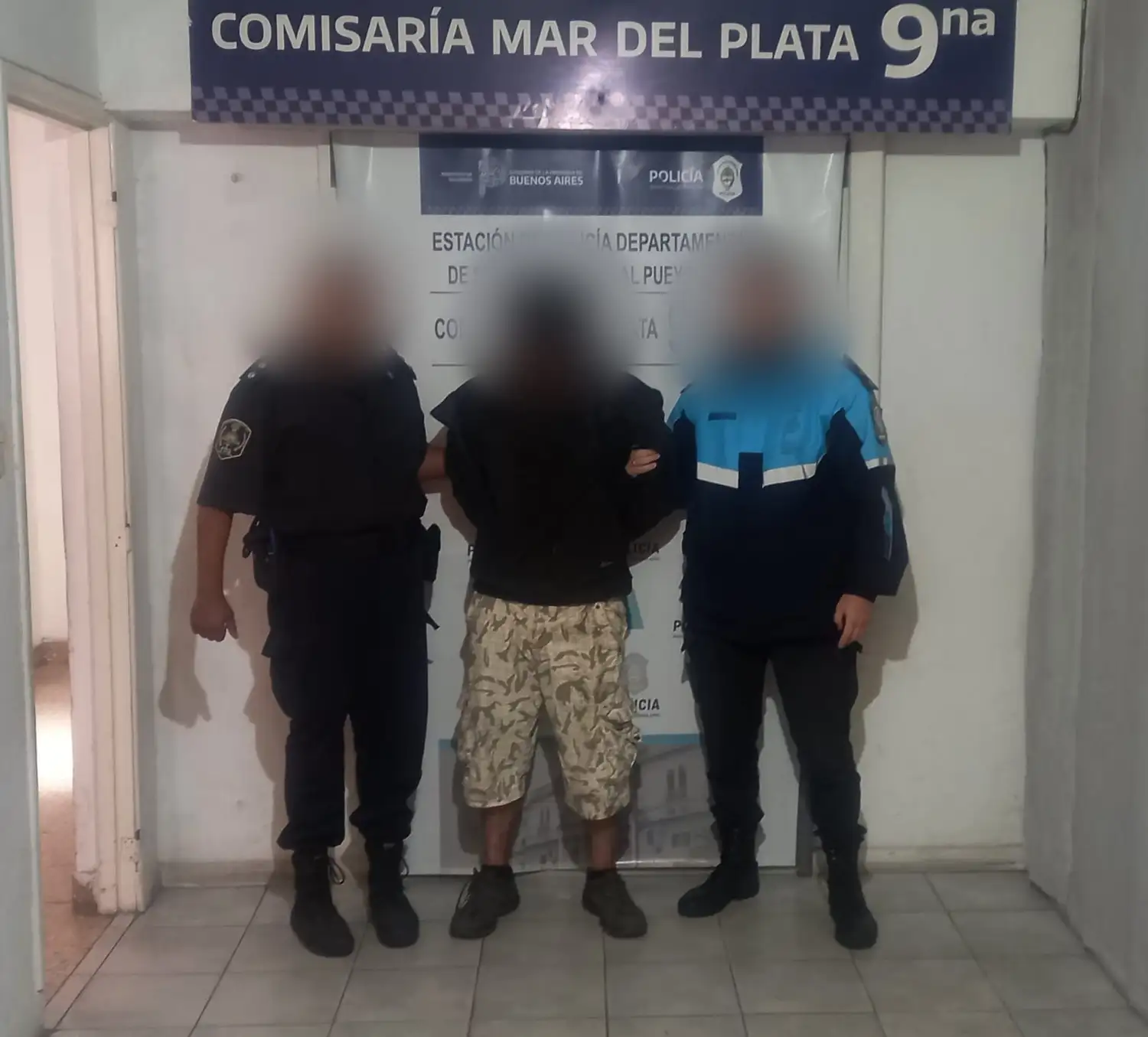 El hombre de 28 años fue descubierto por un efectivo de la UTOI que se encontraba en el vehículo.