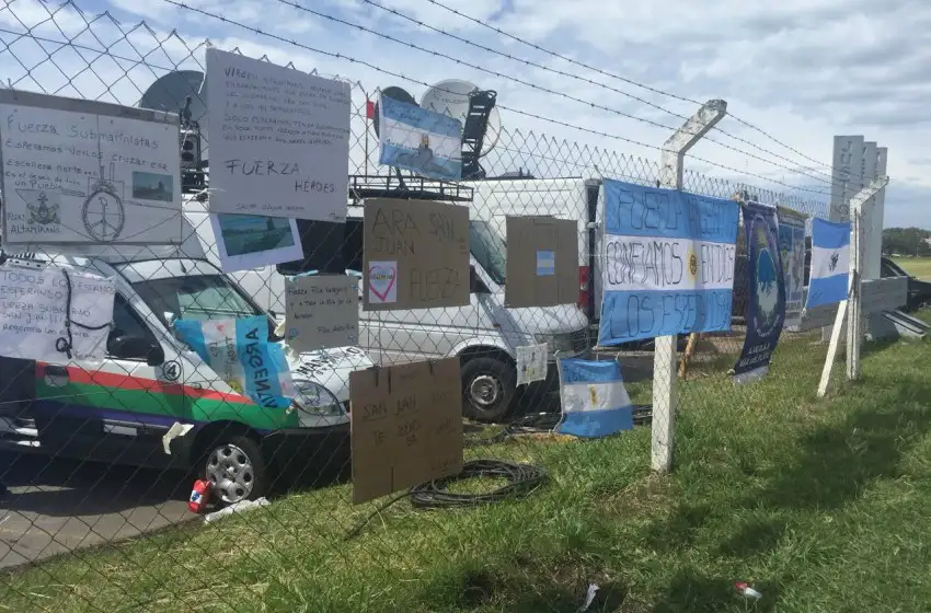 Mar de Plata en vilo, apoya a los 44 tripulantes del ARA San Juan