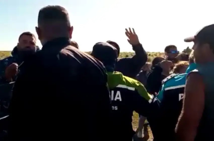 "No hay desalojo, Prefectura nos cuida de los vecinos violentos"