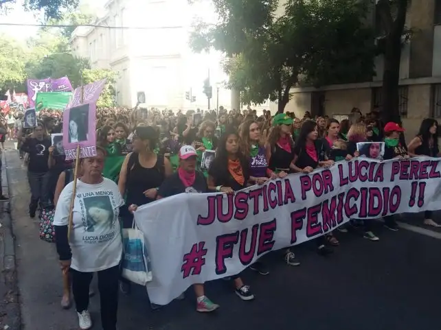 Marcha de mujeres a los tribunales para decir “basta de Justicia patriarcal”