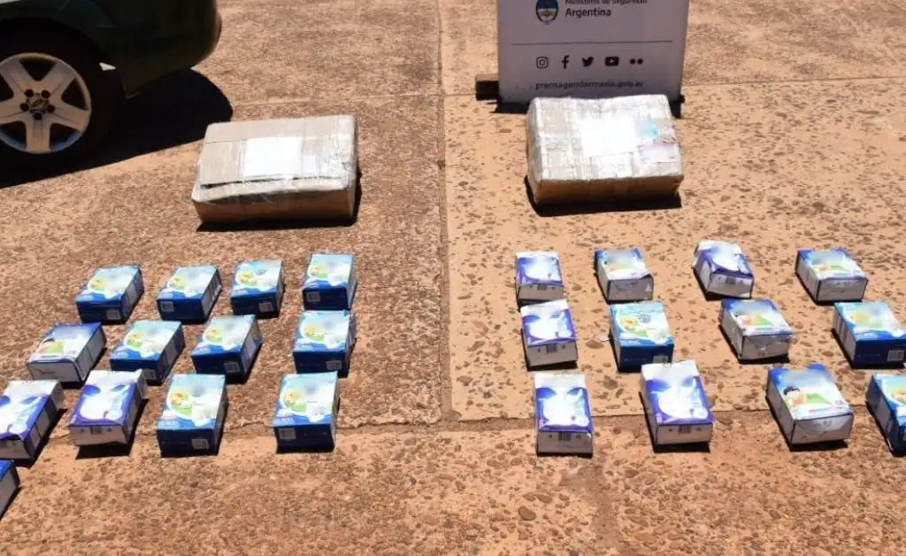 Detectan 25 cajas de leche con más de 10 kilos de marihuana en su interior