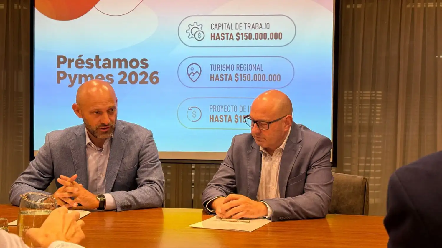 El ministro Gustavo Puccini y el presidente de la entidad bancaria, Claudio Forneris presentaron las líneas de crédito. Foto: GSF
