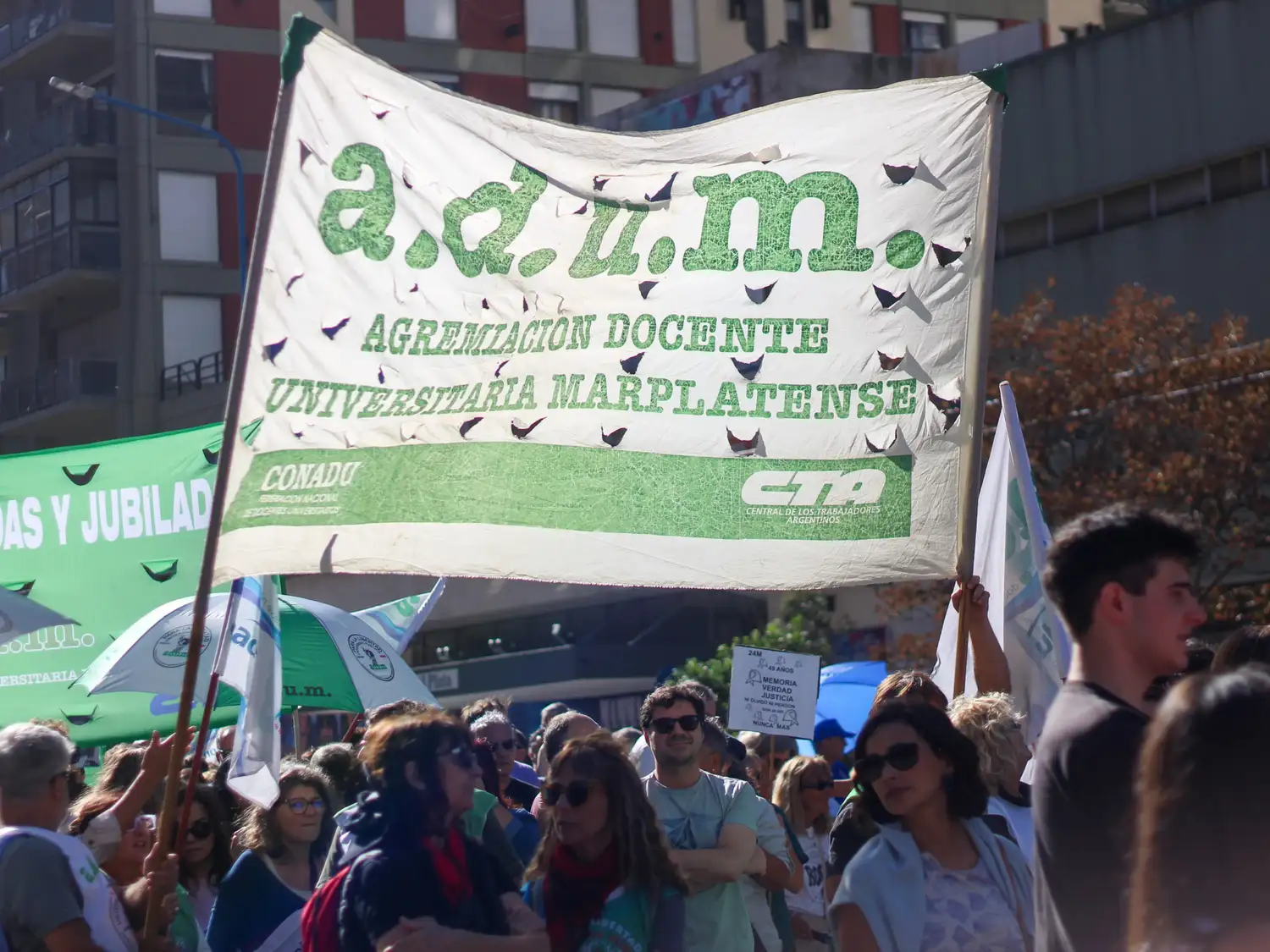 ADUM confirmó doble fecha de paro y una convocatoria a la quinta Marcha Federal.