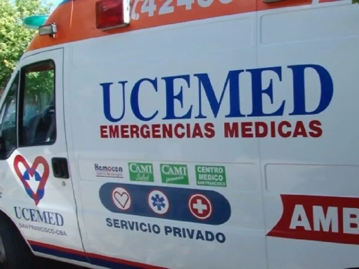 Perros sueltos: una mujer se fracturó al caer de su moto