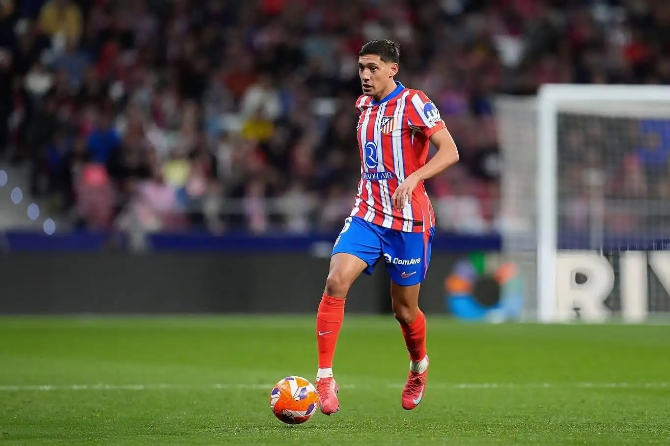 El lateral derecho llegará para el partido frente a Argelia.