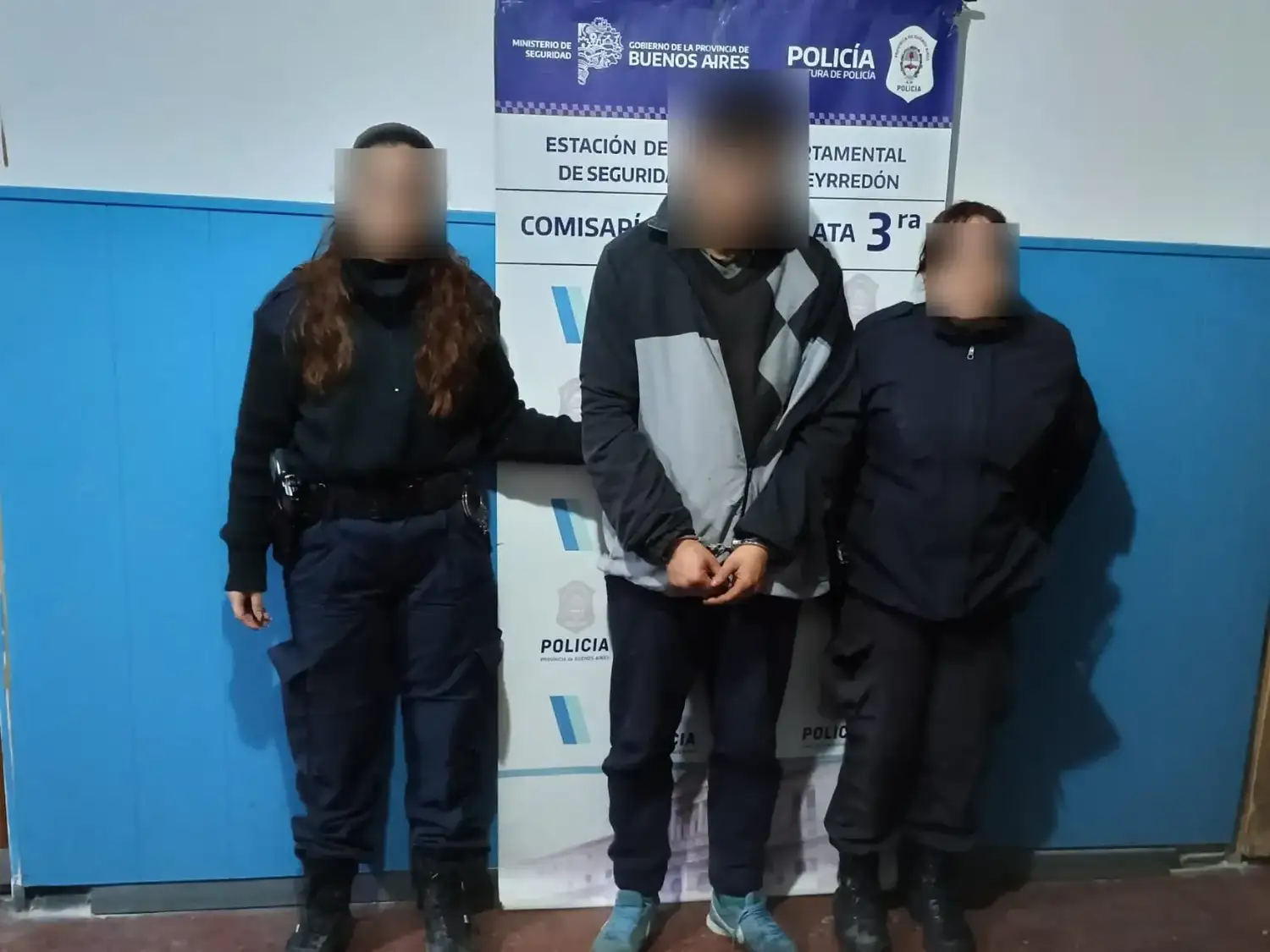 Robó una botella de fernet, golpeó a dos policías durante la fuga y terminó detenido