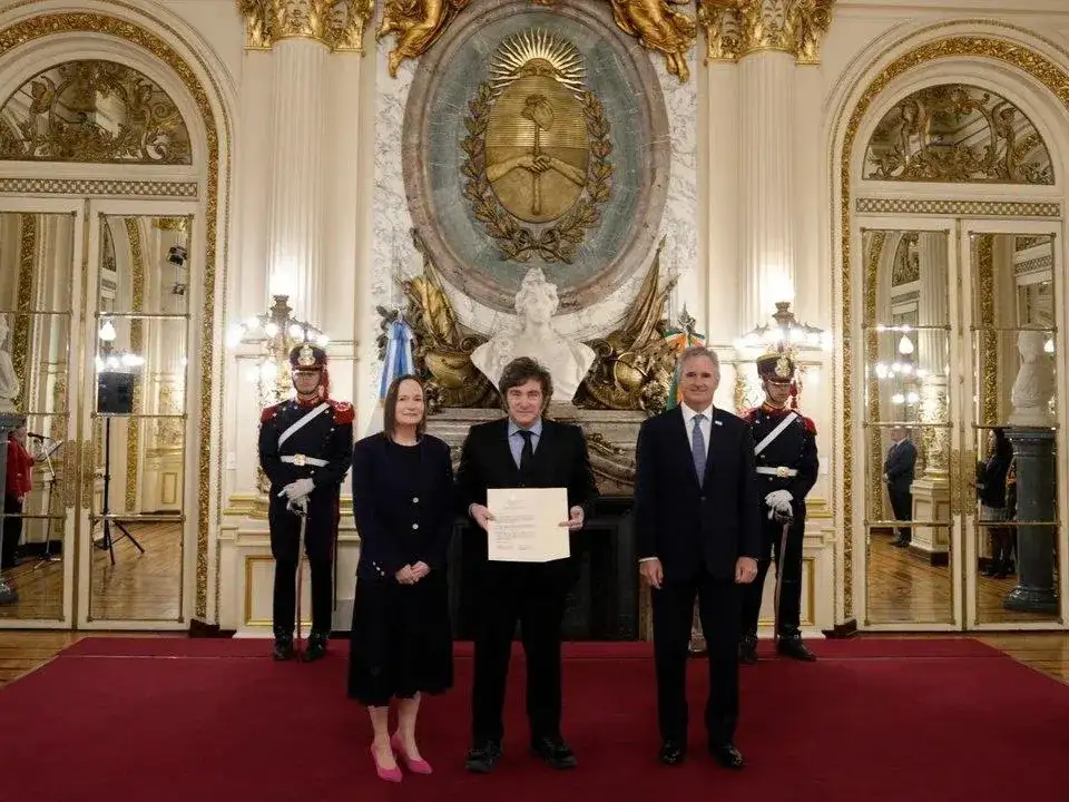 Milei recibió en Casa Rosada a cuatro nuevos embajadores y formalizó su llegada al país