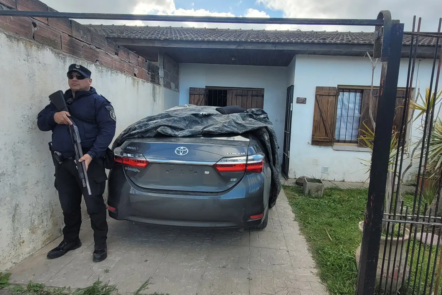 El auto había sido robado el domingo a punta de pistola.