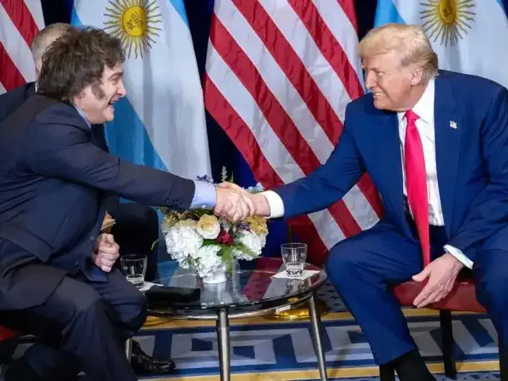 Cooperación bilateral: el corredor estratégico conectará Vaca Muerta y las zonas mineras argentinas con los puertos internacionales.