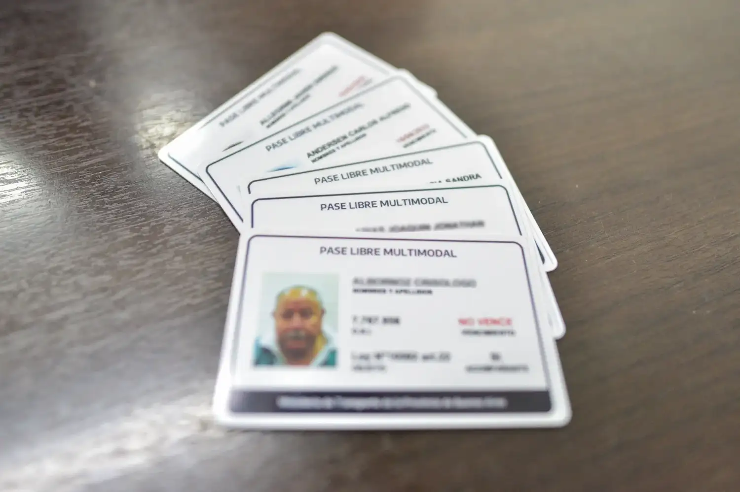 Recomendaron a los beneficiarios verificar previamente la disponibilidad del documento físico antes de acercarse.