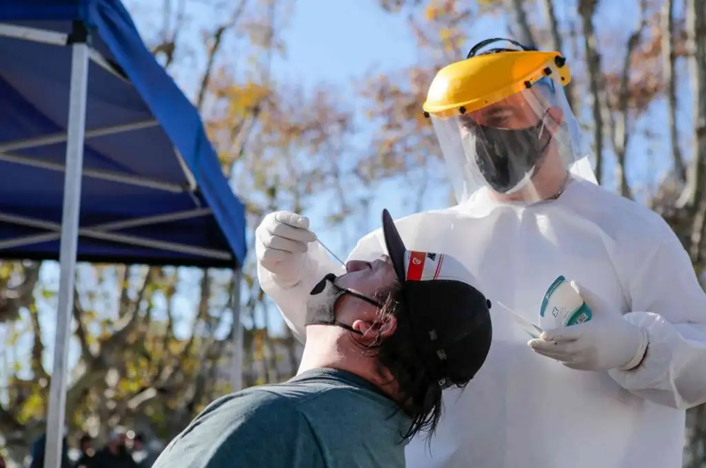 648 personas murieron y 25.878 fueron reportadas con coronavirus