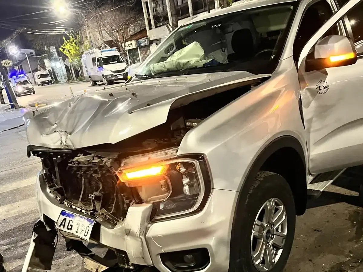 Cuatro personas fueron trasladadas tras un choque entre dos vehículos