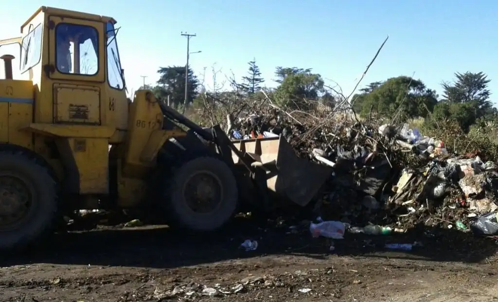 Tras el reclamo, el Municipio limpió el basural del club General Urquiza