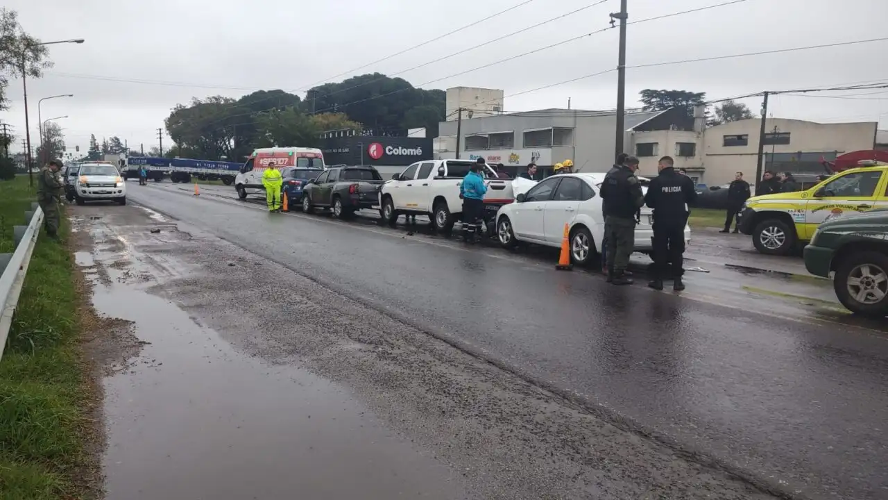 Choque en cadena, con cuatro vehículos involucrados, en ruta 8