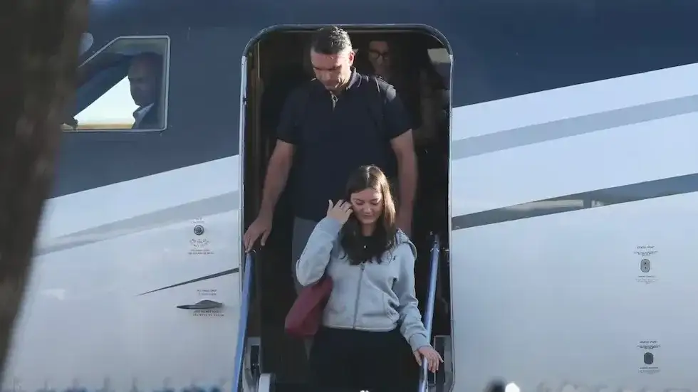 El excandidato presidencial brasileño Flavio Bolsonaro, al llegar al aeropuerto ejecutivo de Opa Locka, en Miami, el 28 de octubre