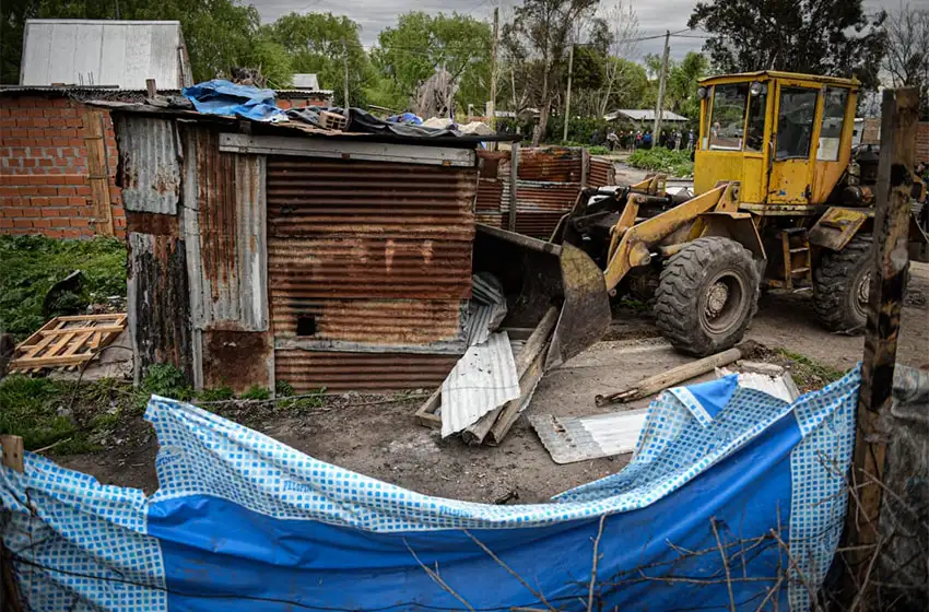 Derribaron el "point" de droga desbaratado en Alto Camet
