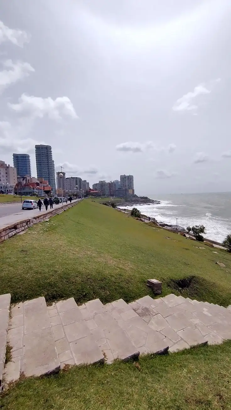 Ráfagas heladas y cielo cubierto: el combo invernal de este jueves