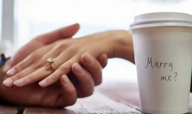 Arrestan a pareja iraní por pedir matrimonio en público