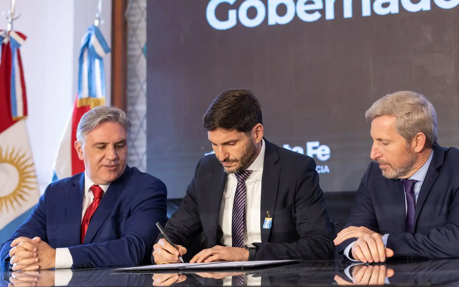Los mandatarios acordaron abordar en conjunto la problemática del financiamiento de los déficits de los sistemas previsionales de las tres provincias.