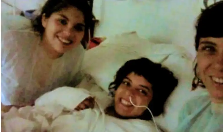 Bernarda mejora y compartió una foto junto a su familia