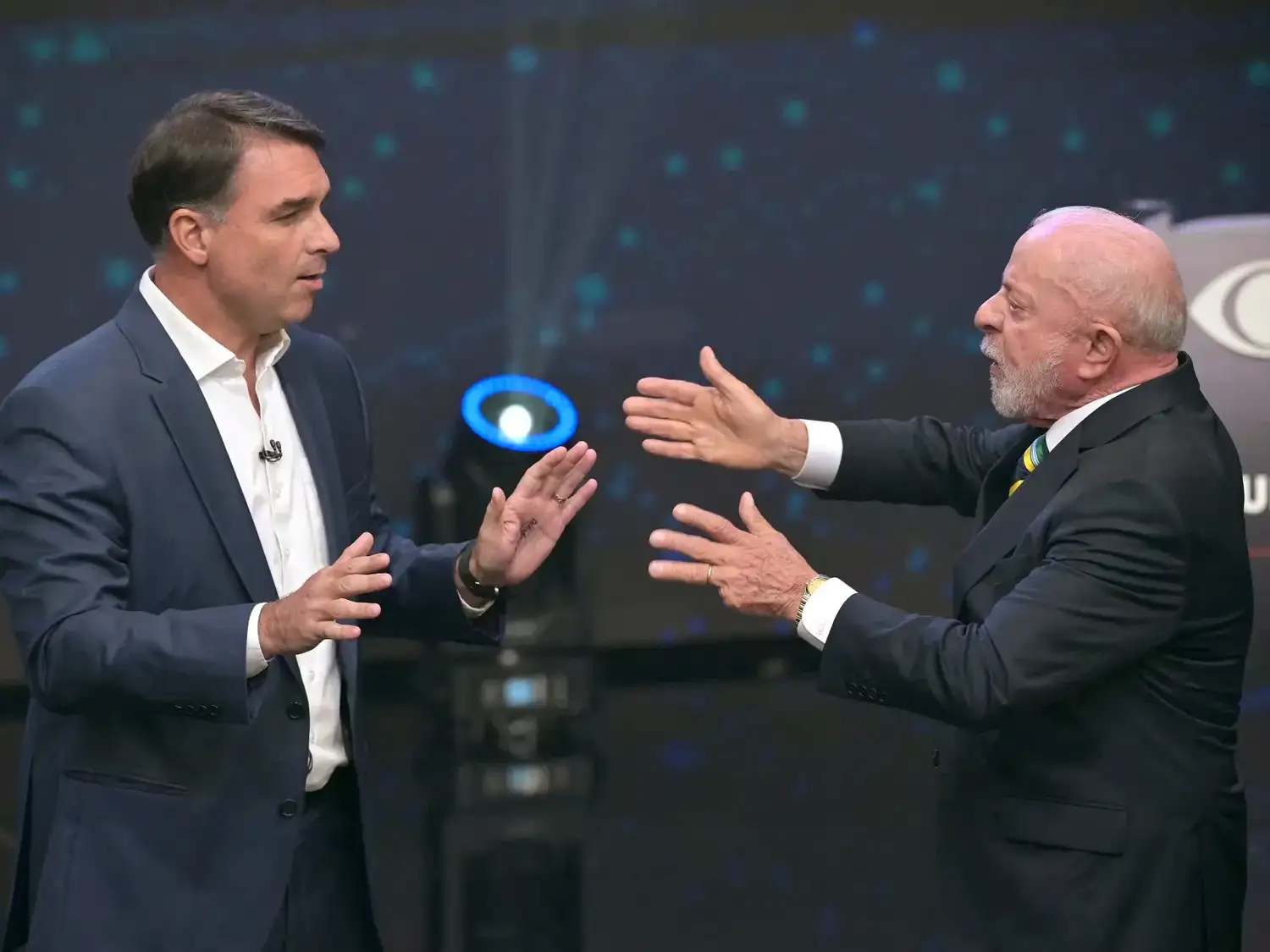 Lula y Flávio Bolsonaro llegan a la segunda vuelta después de quedar separados por menos de dos puntos porcentuales en la primera elección.