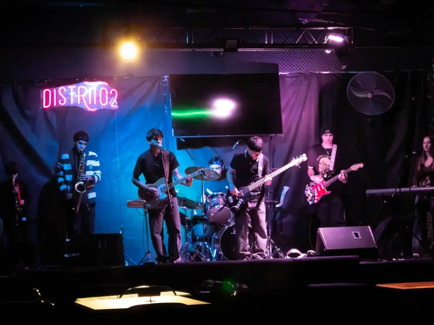 El grupo se destaca por un potente y amplio repertorio de covers de rock y pop rock nacional. Foto: Gentileza.