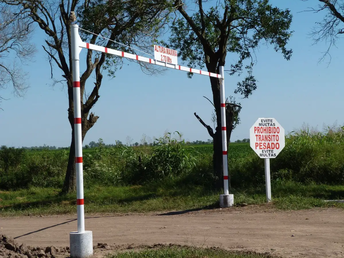 Josefina: restringen el tránsito  pesado camino al cementerio  